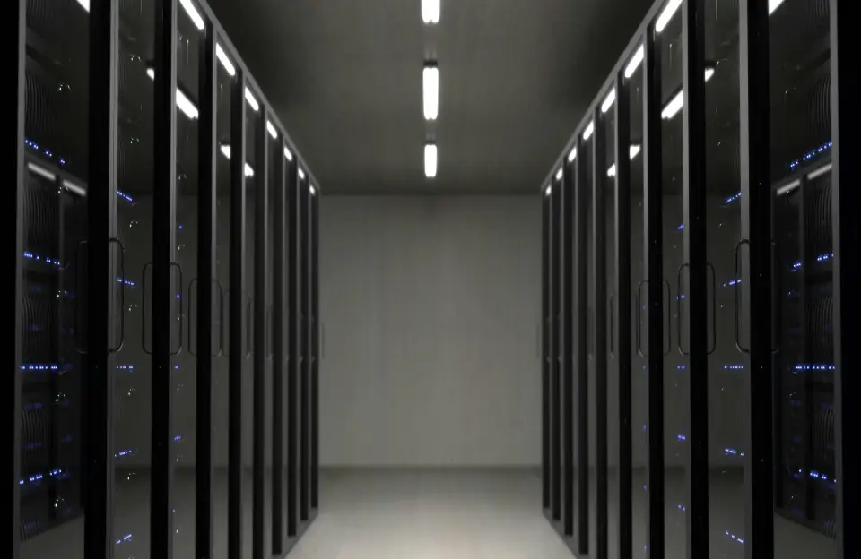 Korzyści z chmury obliczeniowej: Odkrywanie przyszłości technologii biznesowej i osobistej